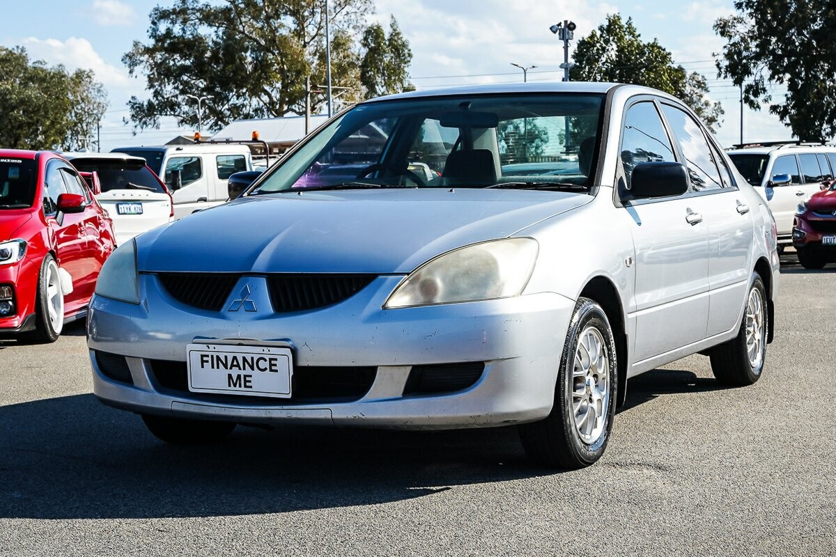 Mitsubishi Lancer image 3