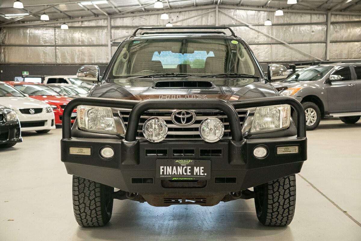 Toyota Hilux image 3