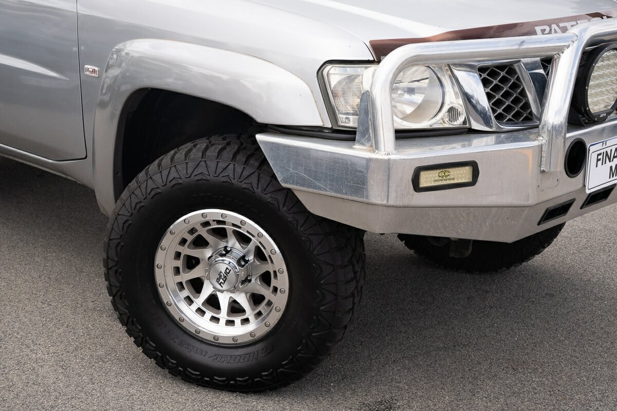 Nissan Patrol image 2