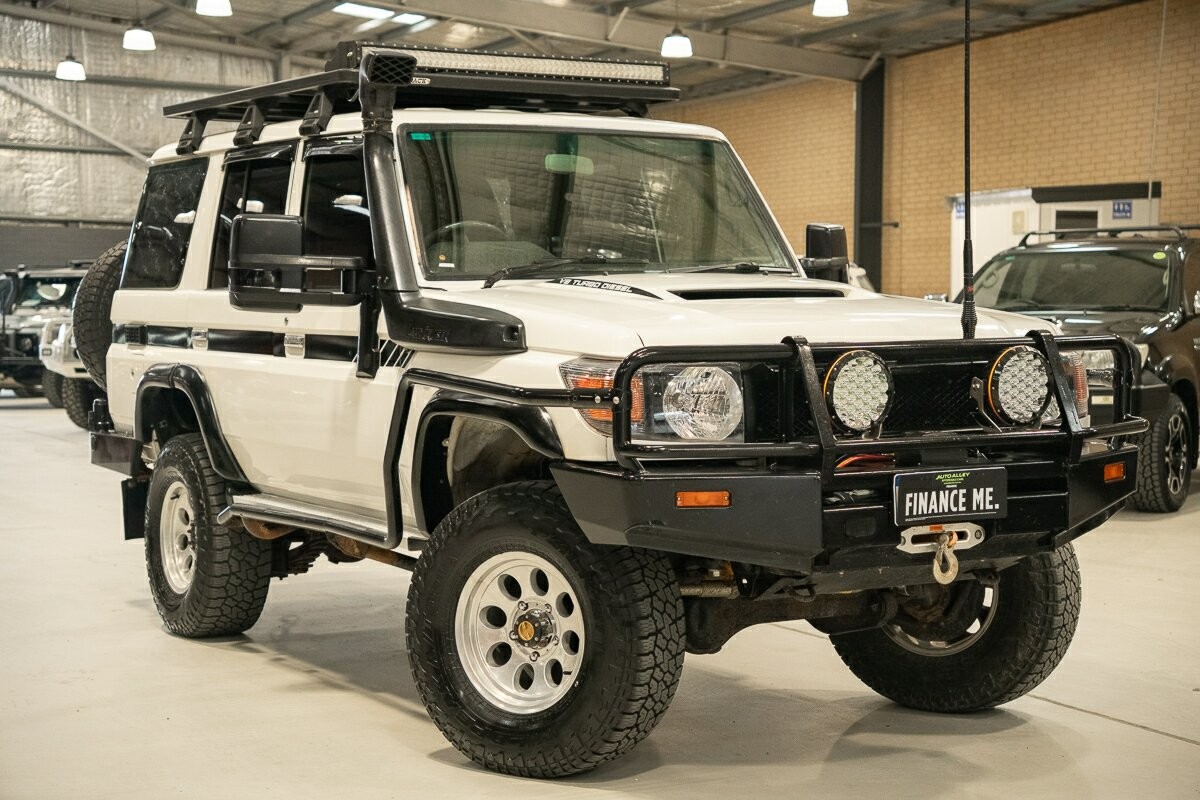 Toyota Landcruiser image 1