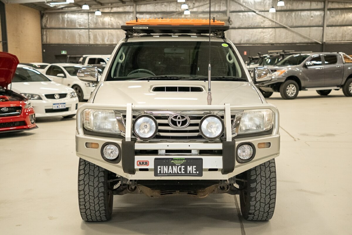 Toyota Hilux image 3