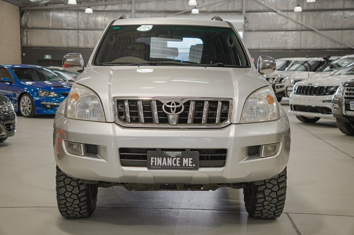 Toyota Landcruiser Prado image 3
