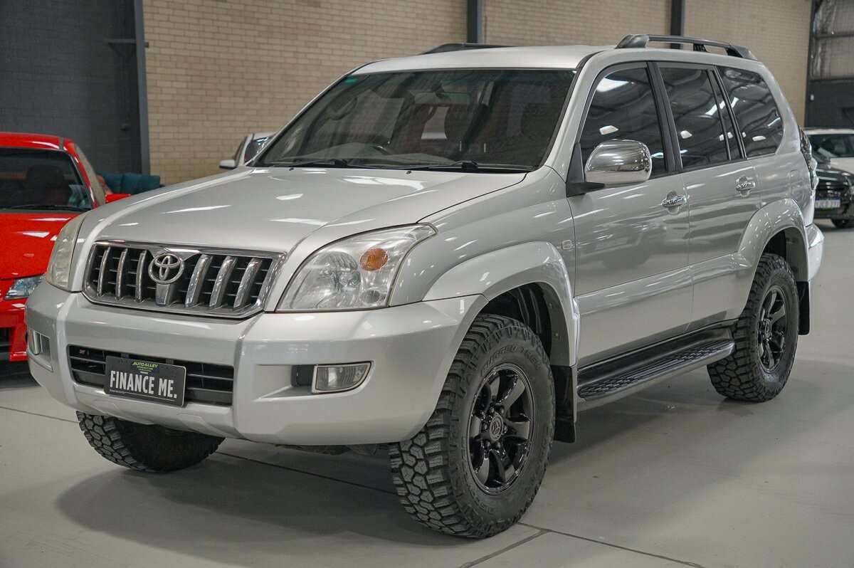Toyota Landcruiser Prado image 4