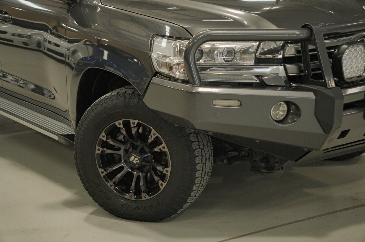 Toyota Landcruiser image 2