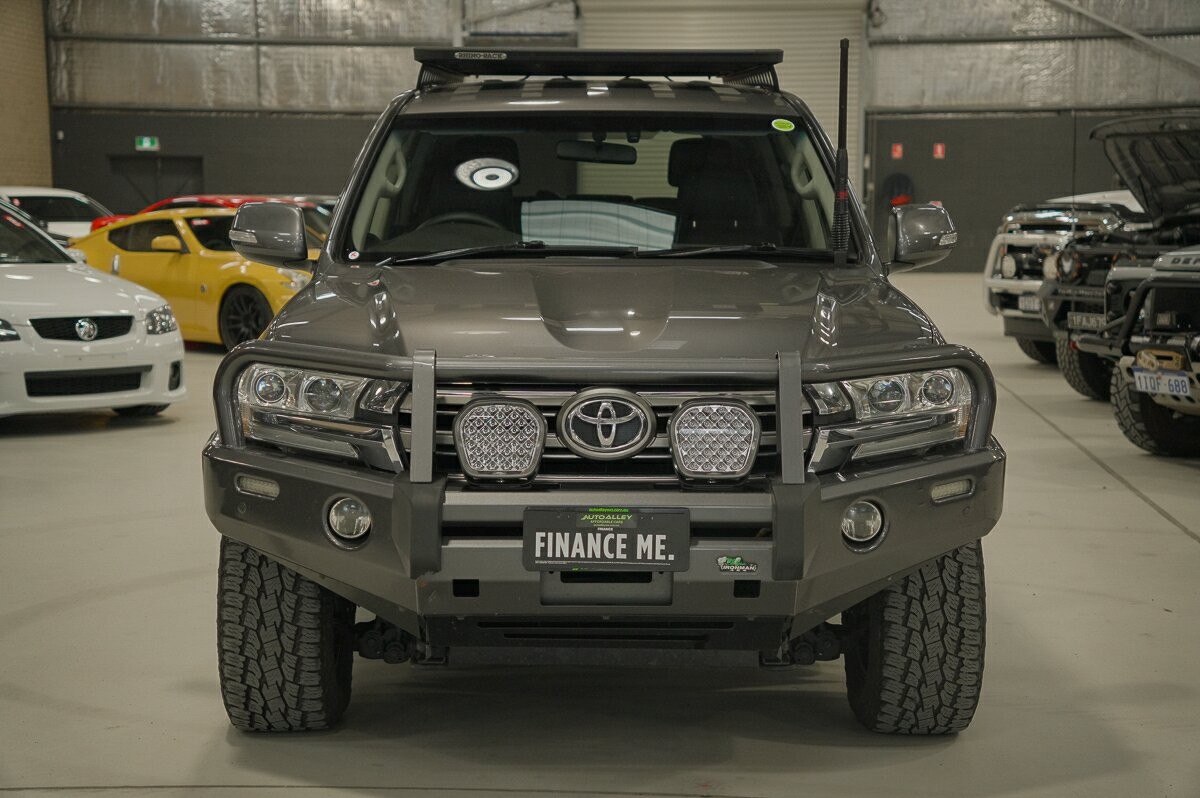 Toyota Landcruiser image 3