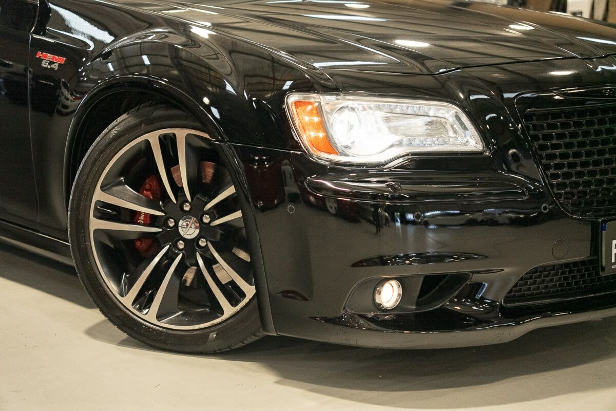 Chrysler 300 image 2