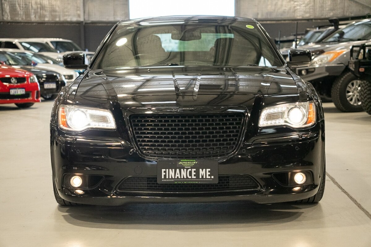 Chrysler 300 image 3
