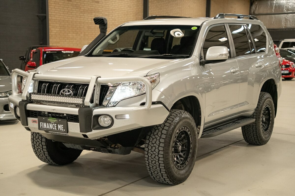 Toyota Landcruiser Prado image 4
