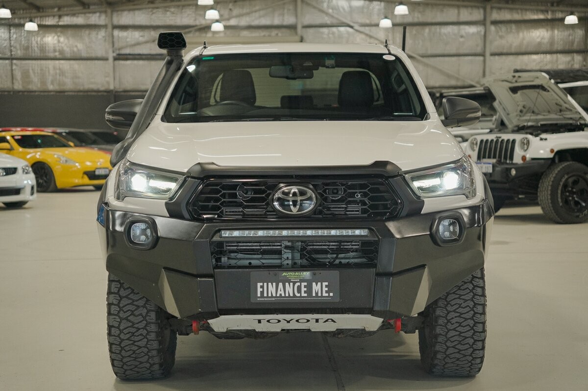 Toyota Hilux image 3