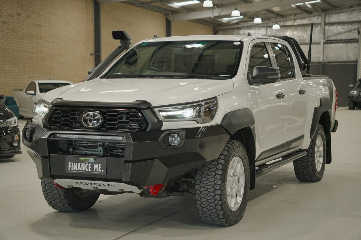 Toyota Hilux image 4
