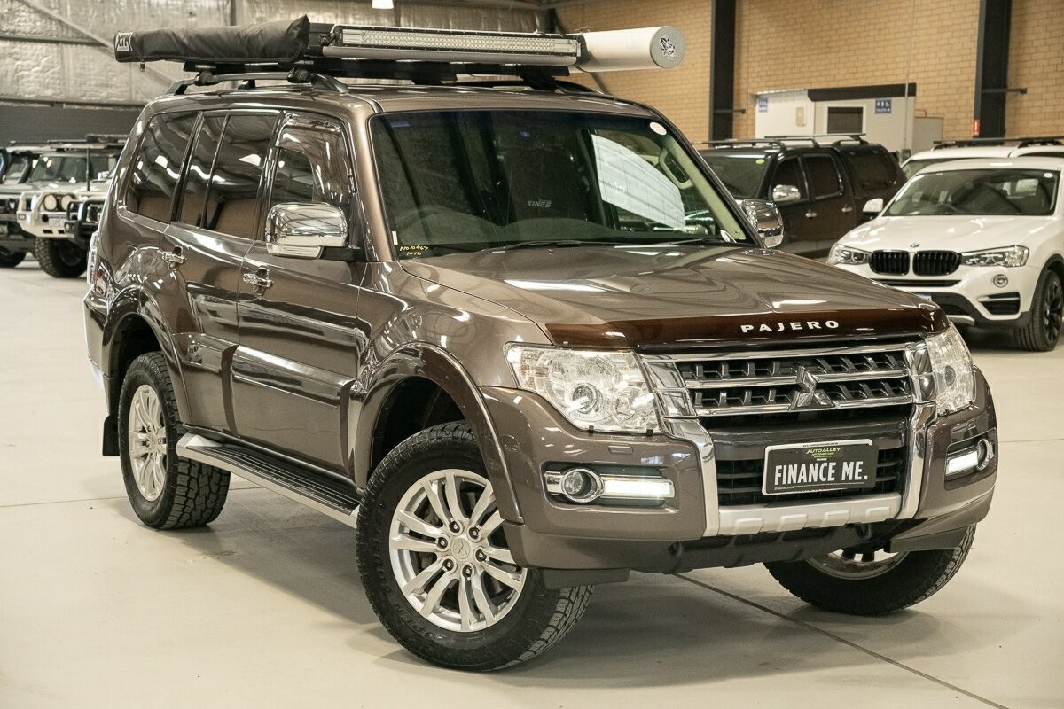 Mitsubishi Pajero image 1