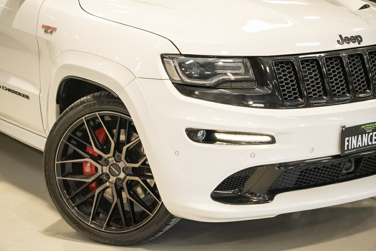 Jeep Grand Cherokee image 2