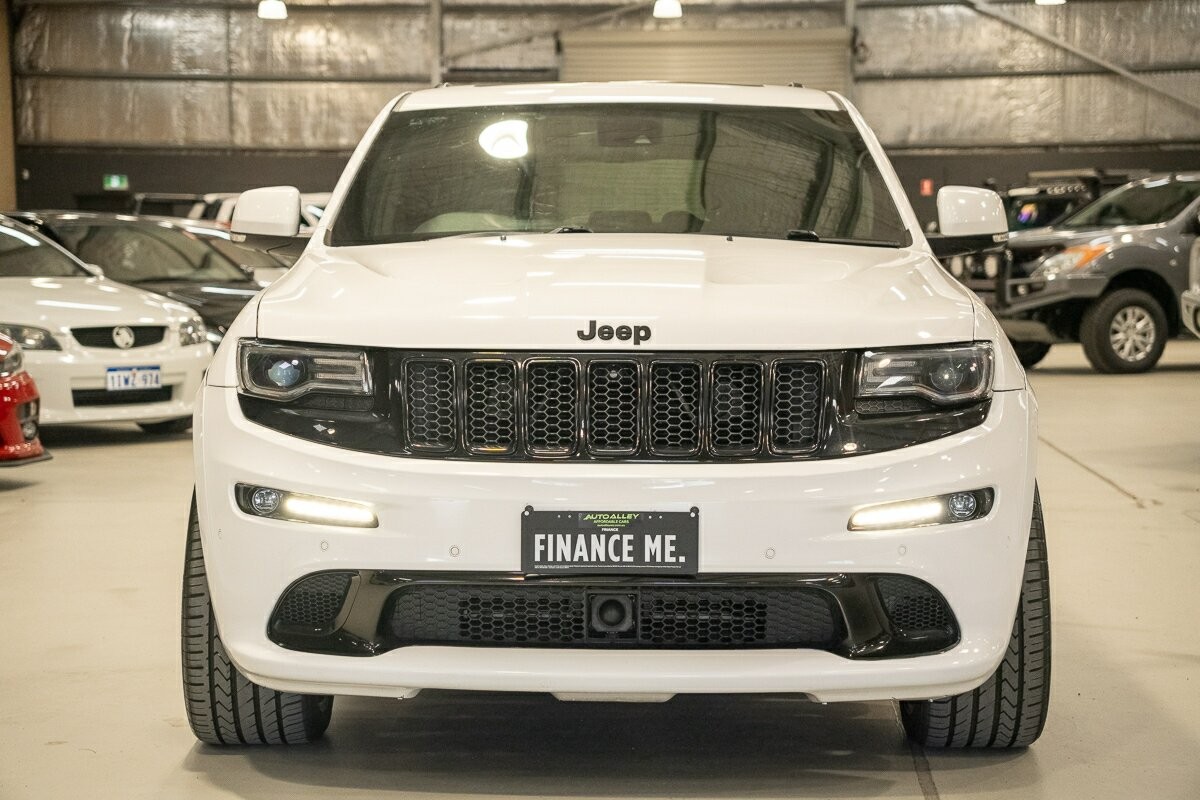 Jeep Grand Cherokee image 3