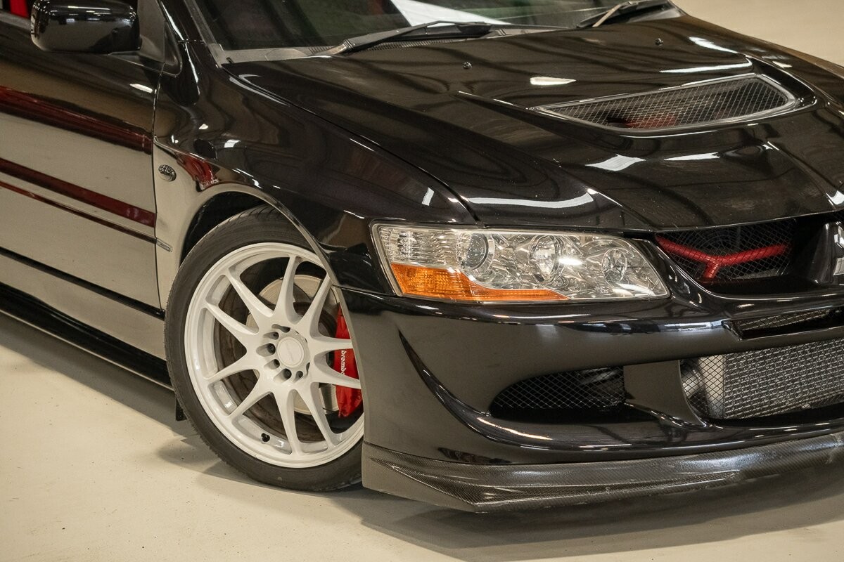 Mitsubishi Lancer image 2