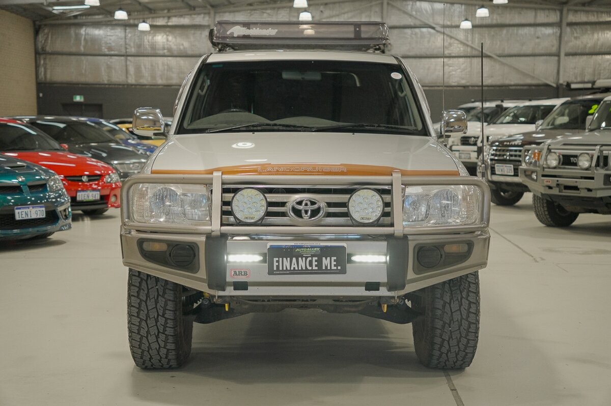 Toyota Landcruiser image 3