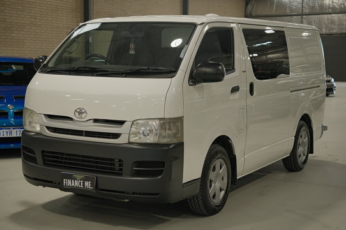 Toyota Hiace image 4