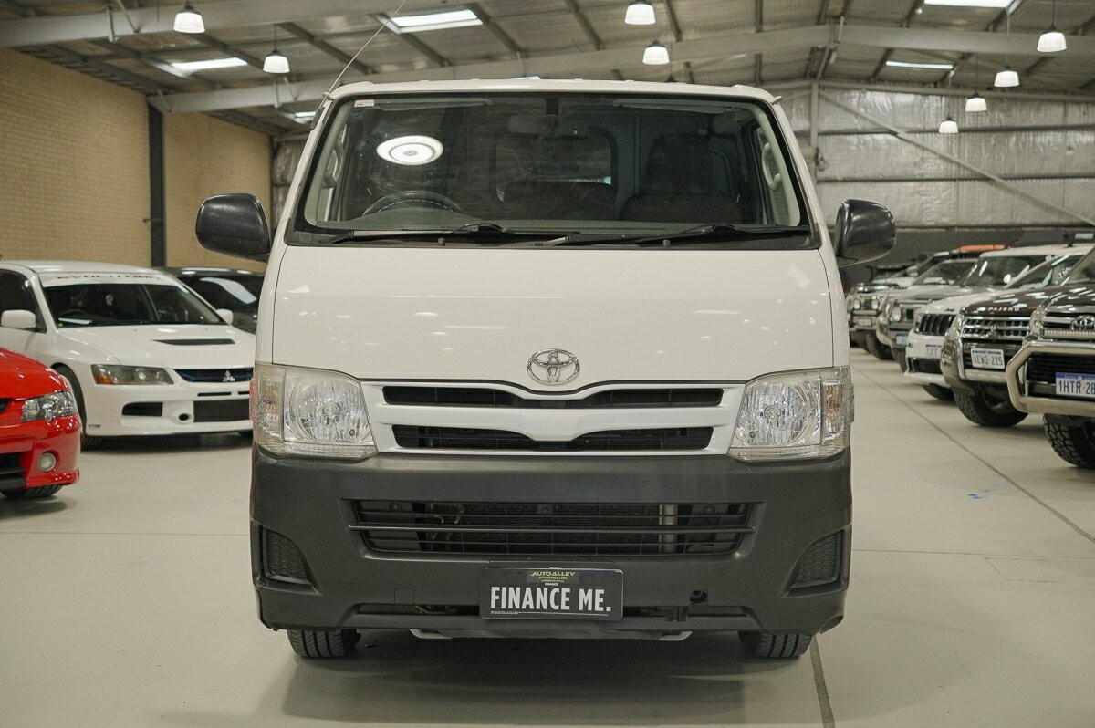 Toyota Hiace image 3