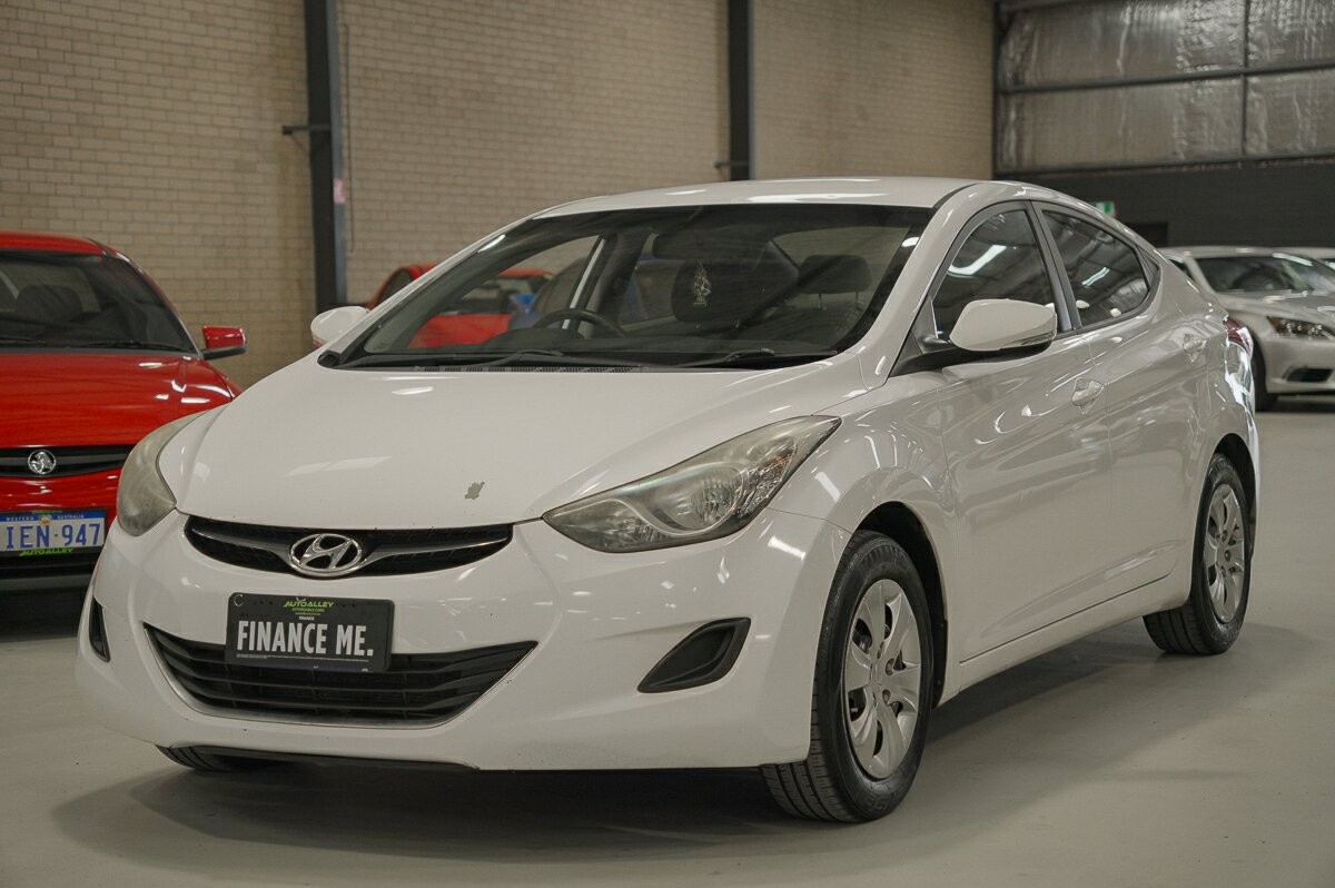 Hyundai Elantra image 4