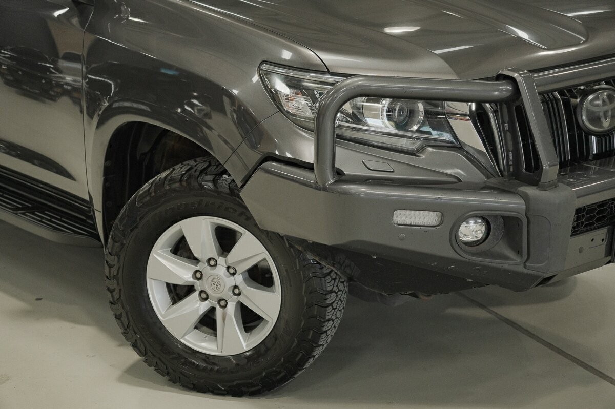 Toyota Landcruiser Prado image 2