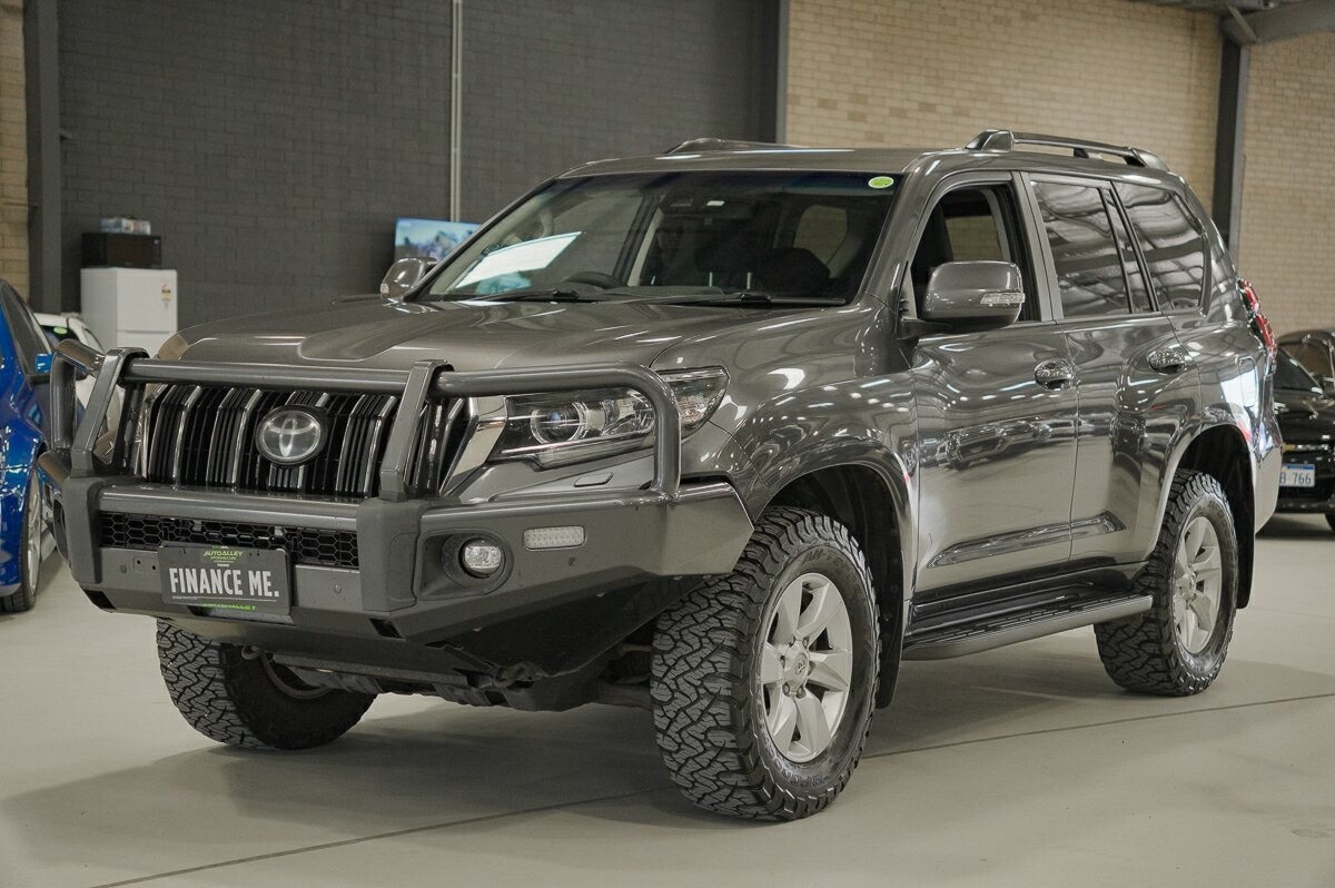 Toyota Landcruiser Prado image 4